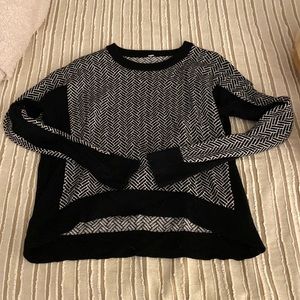 Lululemon sweater size 8 black and white pattern